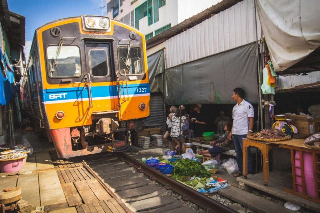 Treno al mercato del treno