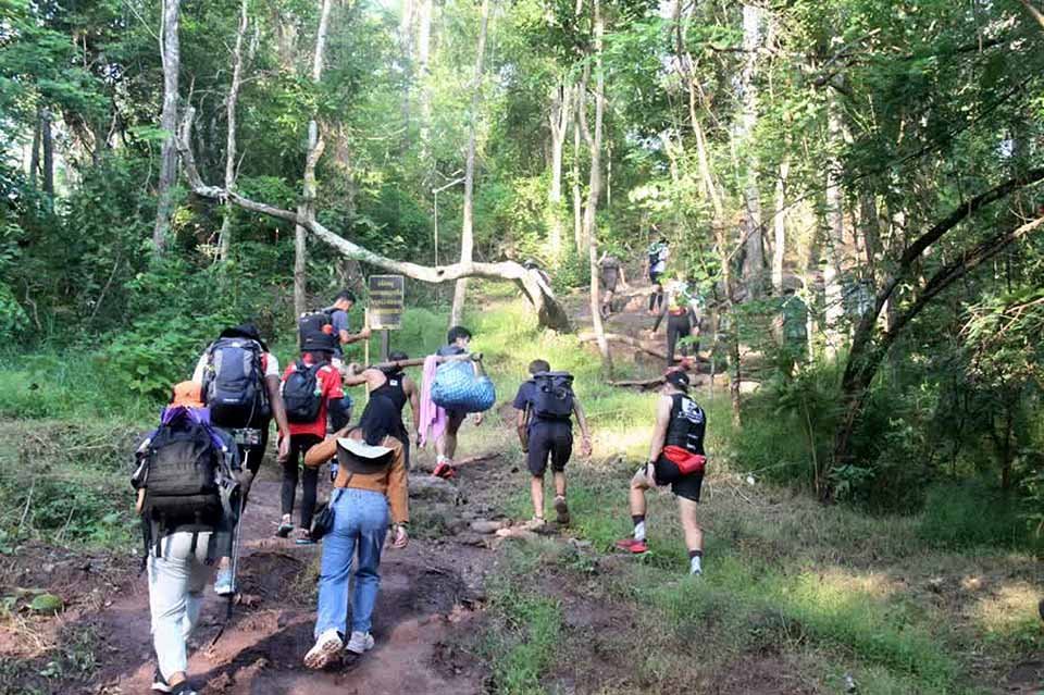 trekking