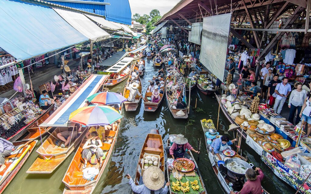 Damnoen Saduak Floating Market