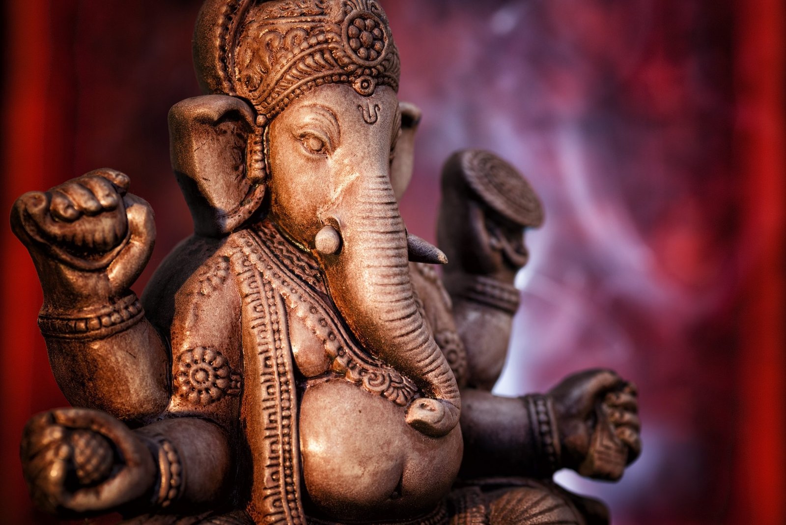 Il Mondo degli Spiriti in Thailandia: La Cultura dei ” Pii “
