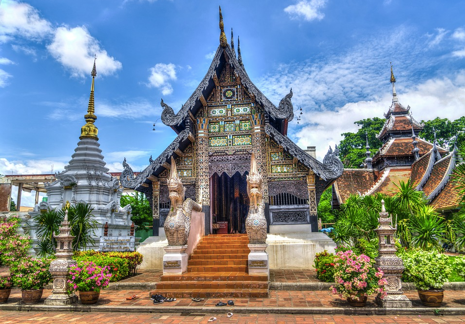 Wat Ban Den , un tempio incredibilmete bello e variegato nel nostro tour avventure fuori da sentieri battuti
