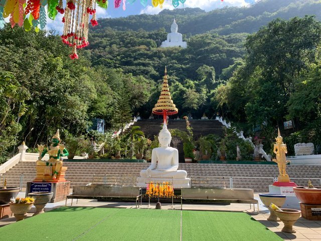 Wat Thep Phithak Punnaram, un tempio bizzarro e di campagna , durante il Bangkok, Buriram e Phuket