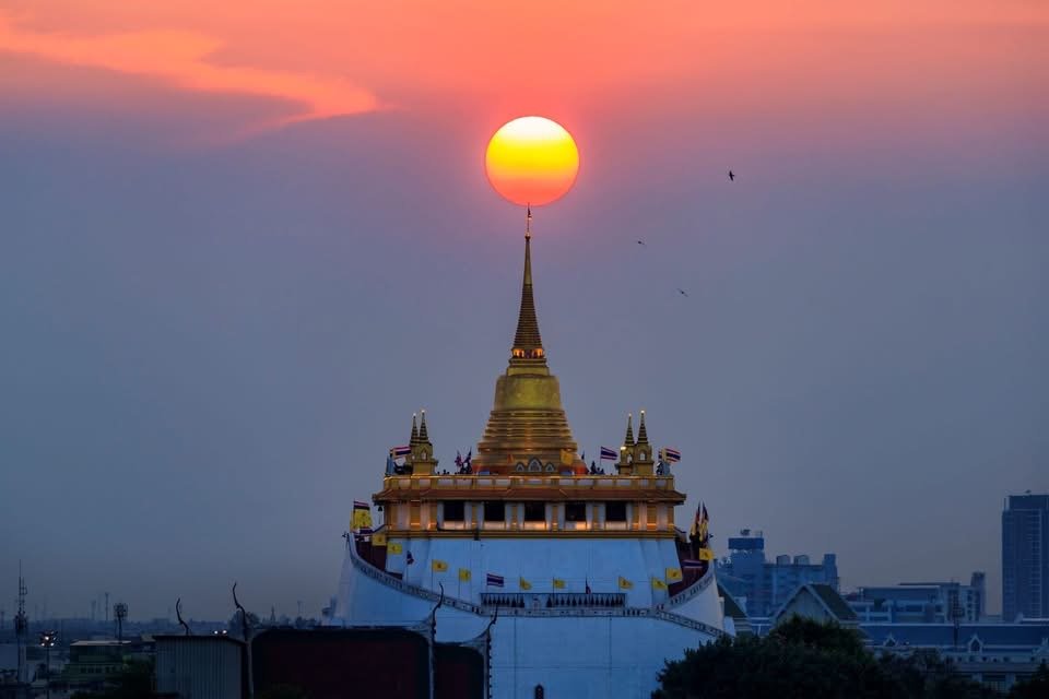 WAT SAKET