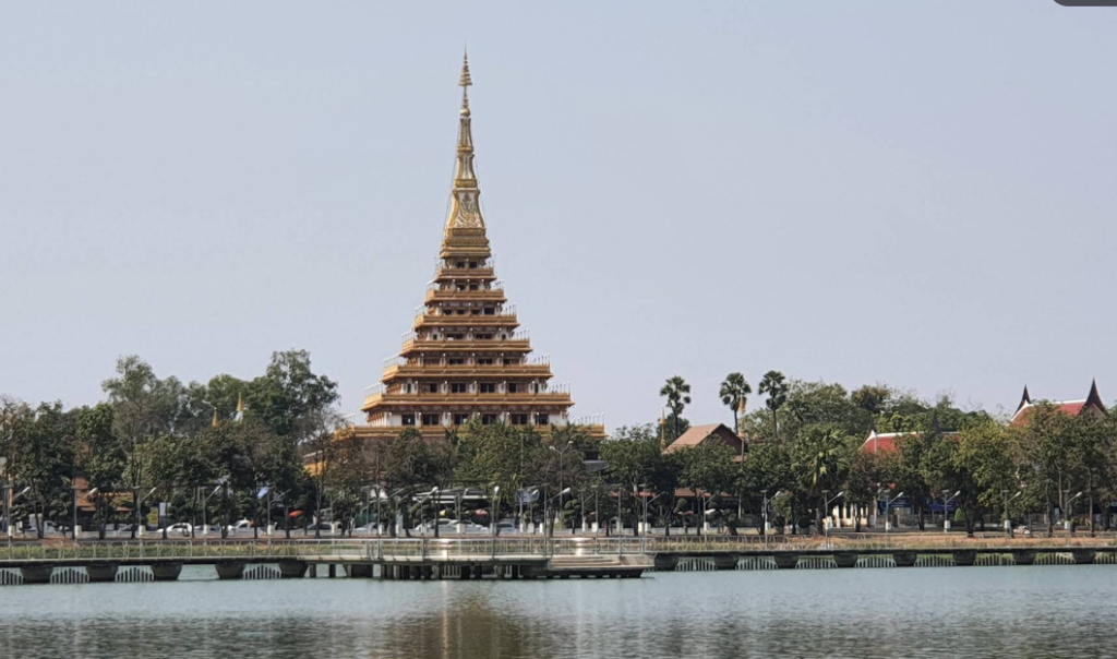Phra Mahathat Kaen Nakhon (Wat Nong Waeng)