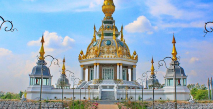 Maha Rattana Chedi Si Tri Lokkathat (Wat Thung Setthi) La Provincia di Khon Kaen