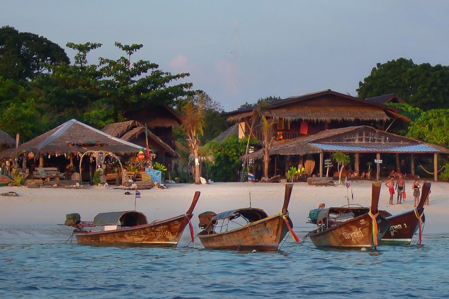 Sunset Beach a koh lipe, paradiso della thailandia