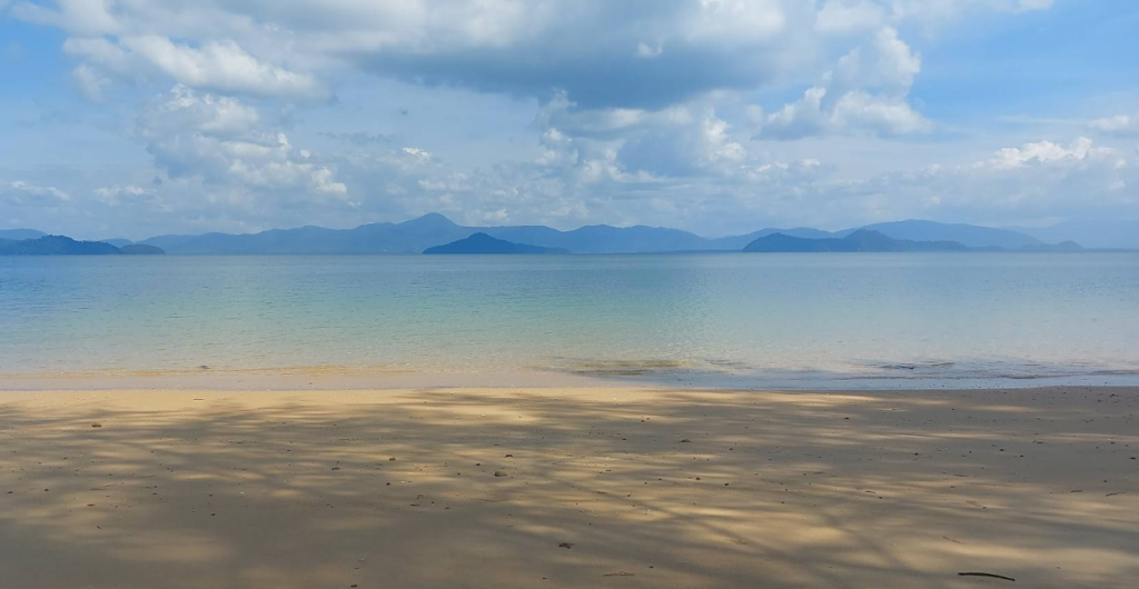 Ao Mook Beach a Koh Phayam