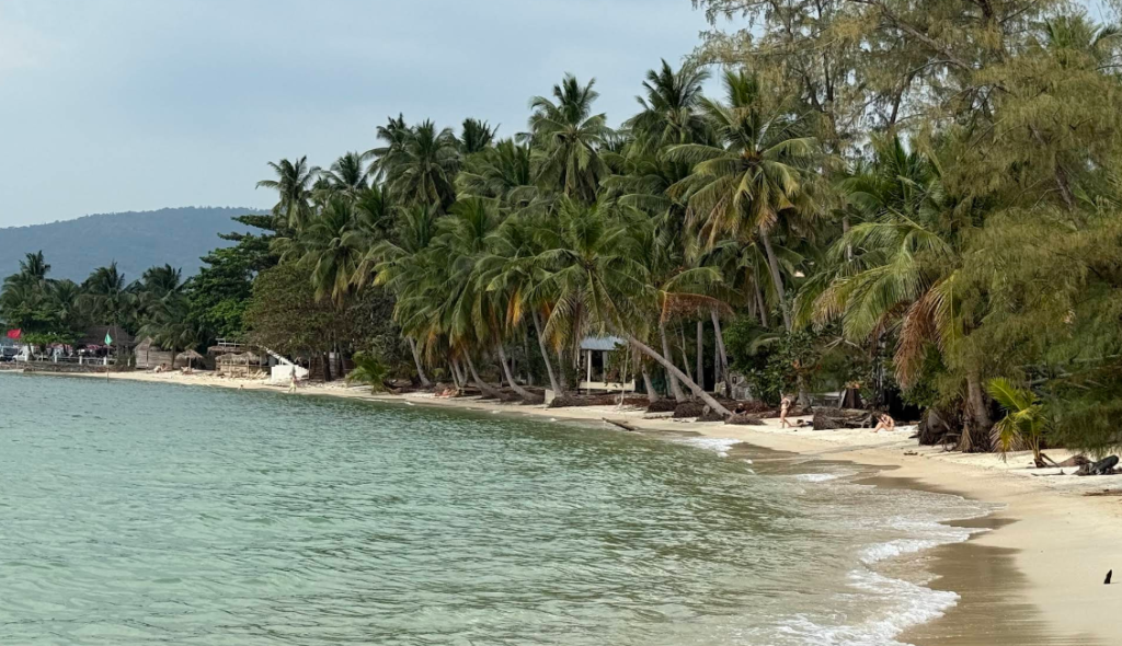 Lipa Noi Beach