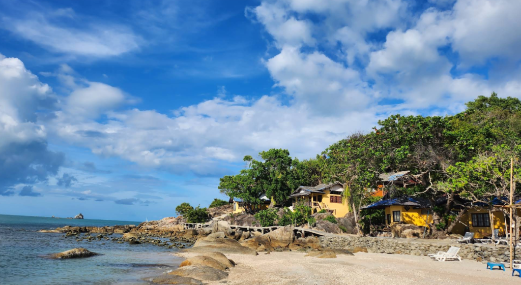 Thongson Beach situata sulla punta settentrionale di Koh Samui e Thongson Bay più a sud sono spiagge appartate e pittoresche