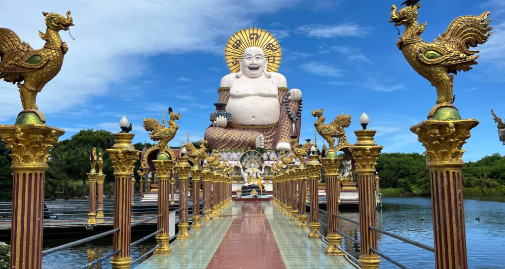 Wat Plai Laem