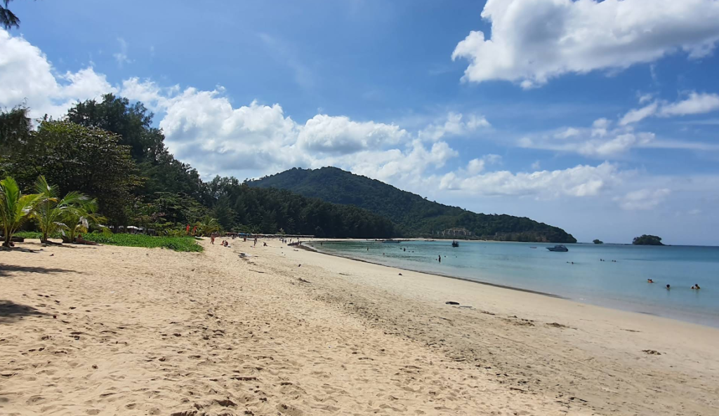Naiyang Beach a Phuket Isola Paradisiaca Thailandese