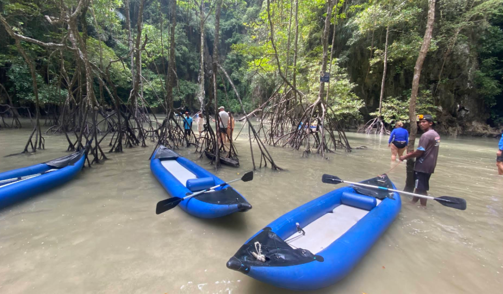 Koh Panak Cave, Ao Phang Nga National Park Thailandia nel Phang Nga e Koh Yao tour
